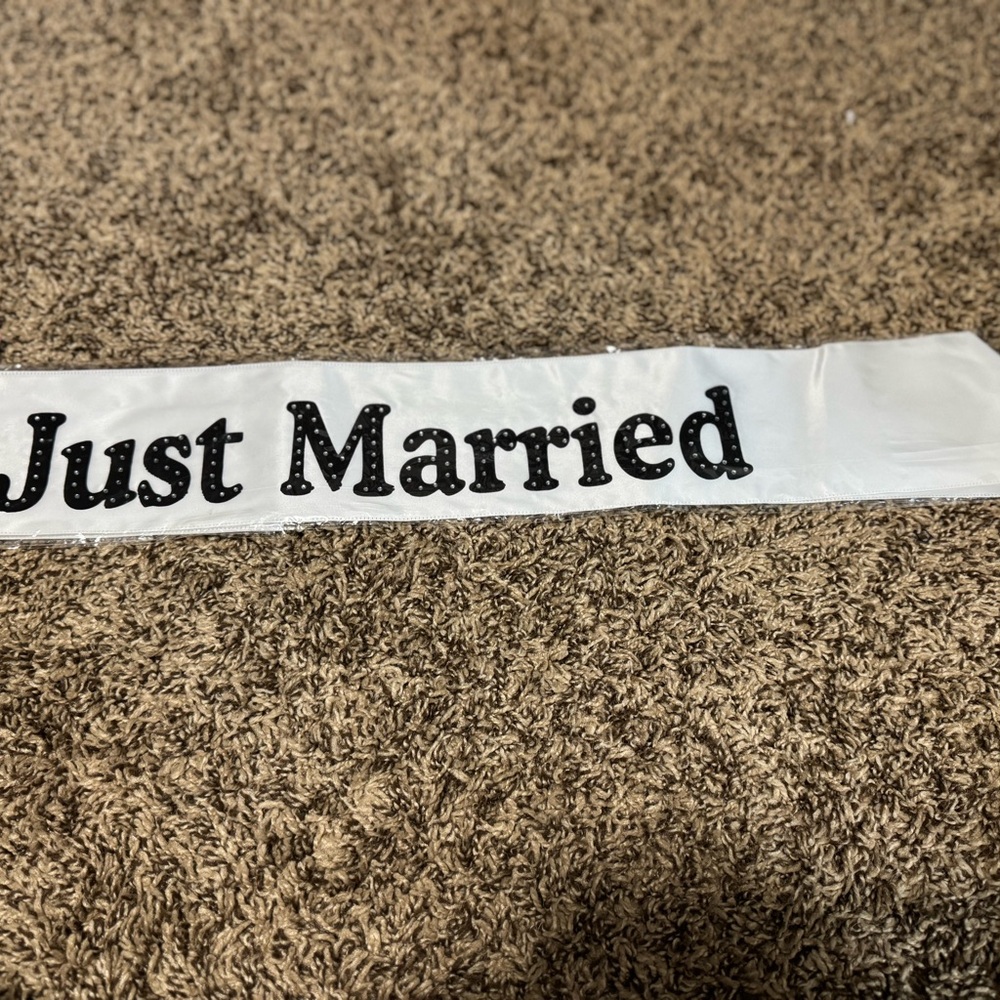 White 'Just Married' Sash